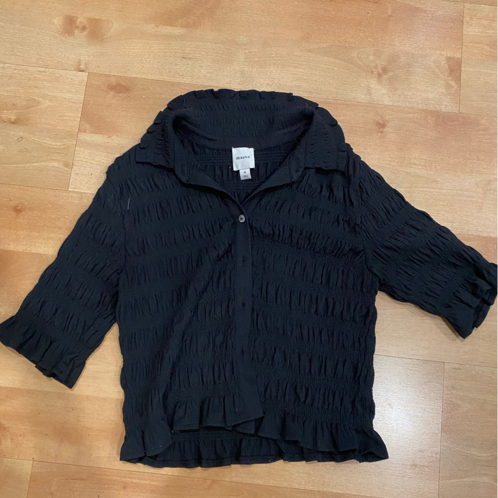 Black Textured Button-Down Short Sleeve Shirt